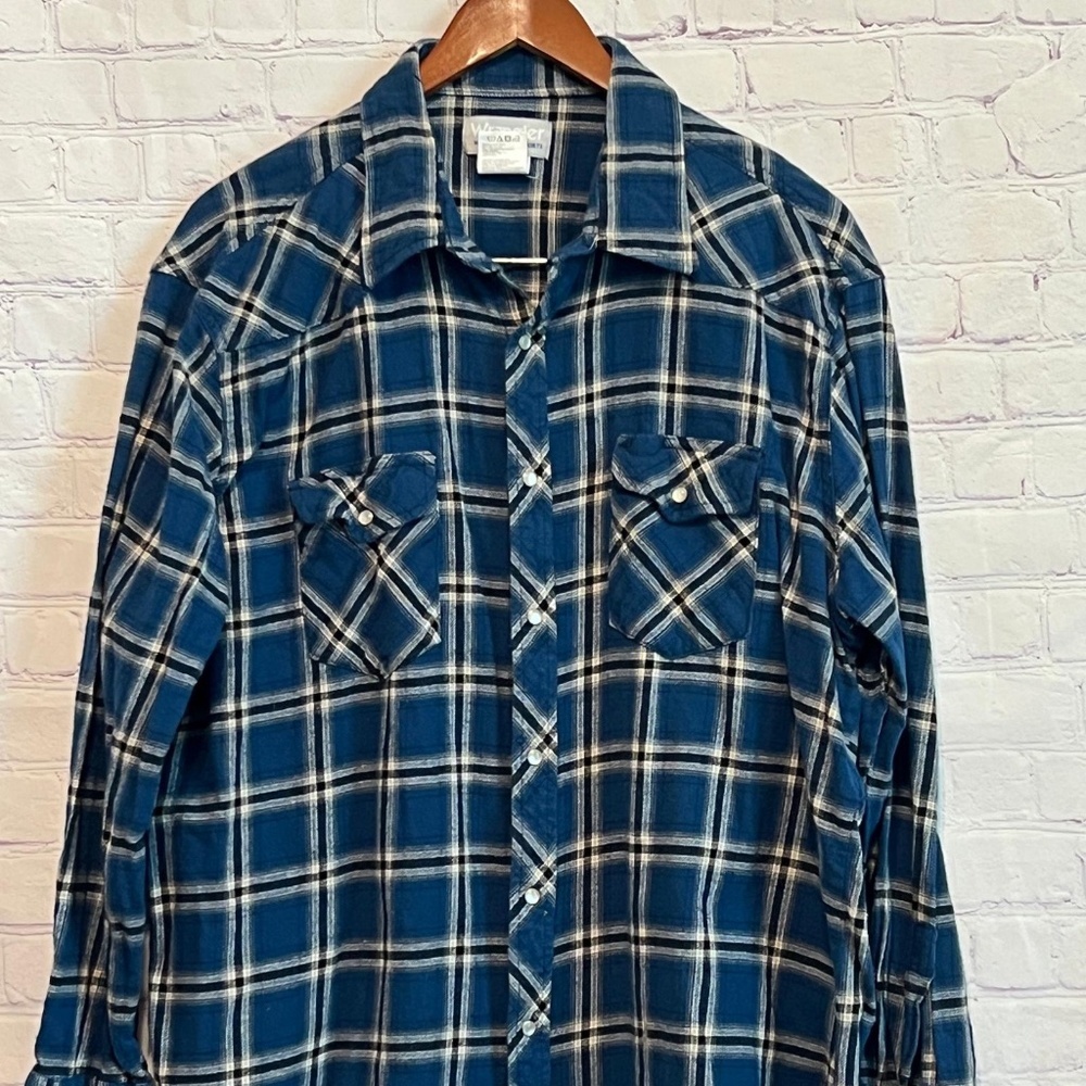 Wrangler Wrancher Men's Long Sleeve Blue Plaid Flannel Pearl Snap Shirt